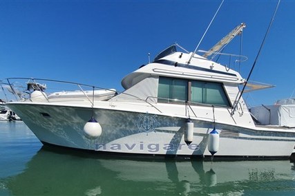 Riviera 33 Flybridge for sale in Italy for €55,000 (£50,127) Riviera 33 Flybridge for sale in Italy for €55,000 (£50,127)