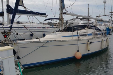 Bavaria Yachts 30 Plus for sale in Portugal for €44,000 (£39,103) Bavaria Yachts 30 Plus for sale in Portugal for €44,000 (£39,103)