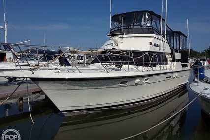 Hatteras 40 Dual Cabin Motor Yacht for sale in United States of America for $111,000 (£80,240)