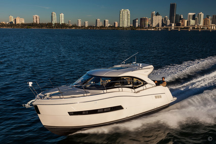 Carver Yachts C37 Coupe for sale in United Kingdom for $553,230 (£396,189)