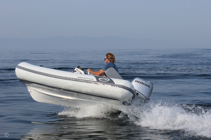 Walker Bay Generation 10 LTE with 3 Seat Console for sale in United Kingdom for £23,790 Walker Bay Generation 10 LTE with 3 Seat Console for sale in United Kingdom for £23,790