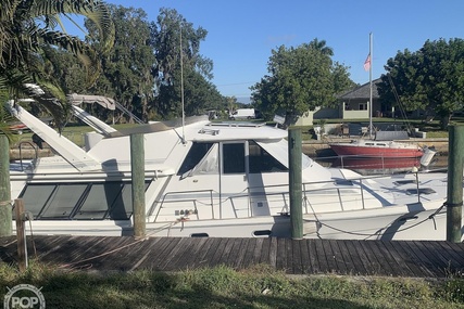 Bayliner 4588 Pilothouse MY for sale in United States of America for $58,000 (£42,349) Bayliner 4588 Pilothouse MY for sale in United States of America for $58,000 (£42,349)