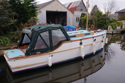 24ft. WILSON CLASSIC MOTOR CRUISER for sale in United Kingdom for £18,500