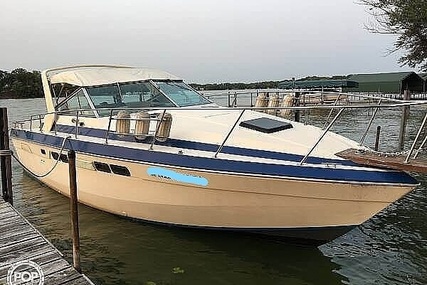 Chris-Craft Commander 332 for sale in United States of America for $16,000 (£11,566)