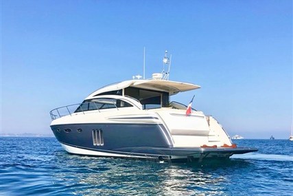 Princess V 52 for sale in France for €460,000 (£398,534)
