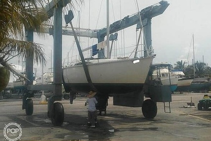 Hunter 35 LEGEND for sale in United States of America for $22,750 (£16,302)