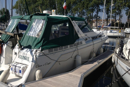 Chris-Craft 360 EXPRESS CRUISER for sale in France for €65,000 (£56,315)