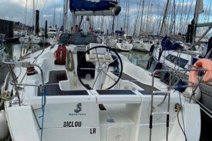 Beneteau Oceanis 34 for sale in France for €57,000 (£49,112)