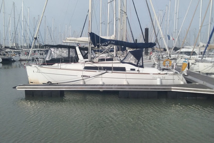 Beneteau Oceanis 34 for sale in France for €69,000 (£59,451)