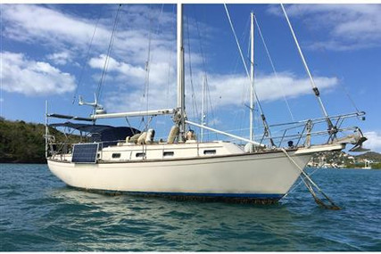 Island Packet 37 for sale in Saint Vincent and the Grenadines for $99,500 (£71,170)