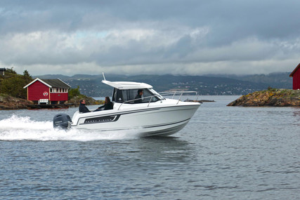 Jeanneau Merry Fisher 605 for sale in France for €41,000 (£35,522)