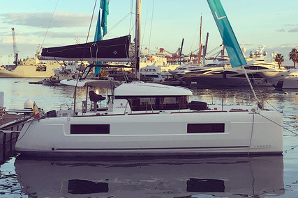 Lagoon 40 for sale in Spain for €405,350 (£349,518)