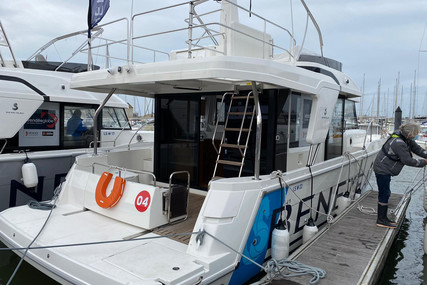 Beneteau SWIFT TRAWLER 41 FLY for sale in France for €465,000 (£397,892)