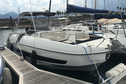 Beneteau Flyer 8.8 SpaceDeck for sale in France for €95,000 (£82,285)