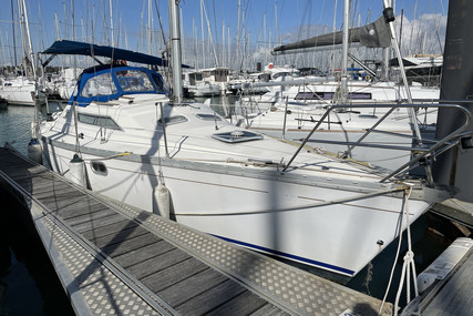 Jeanneau Sun Odyssey 30 for sale in France for €24,500 (£21,125)