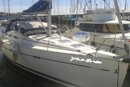 Beneteau Oceanis 393 for sale in Spain for €85,000 (£73,927)