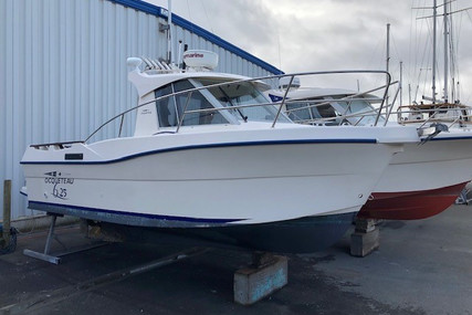 Ocqueteau Oceanis 411 for sale in France for €28,000 (£24,252)