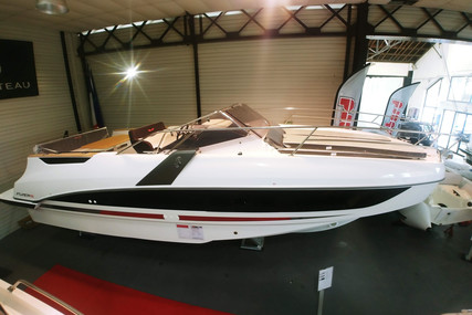 Beneteau Flyer 8.8 Sundeck for sale in France for €107,000 (£92,257)