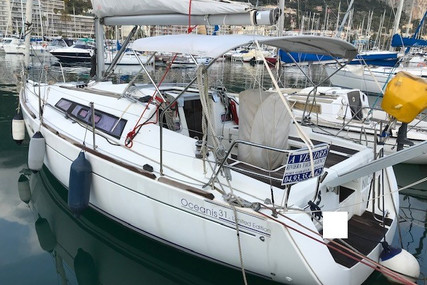 Beneteau Oceanis 31 for sale in France for €61,000 (£52,516)
