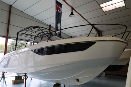 Beneteau Flyer 8 Sundeck for sale in France for €98,000 (£84,905)