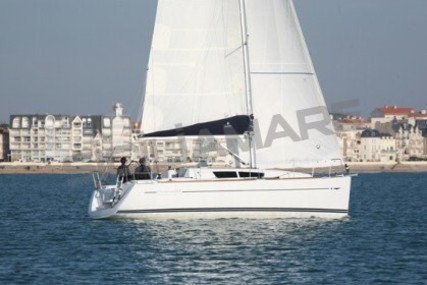 Jeanneau Sun Odyssey 33i for sale in Italy for €50,000 (£43,111)