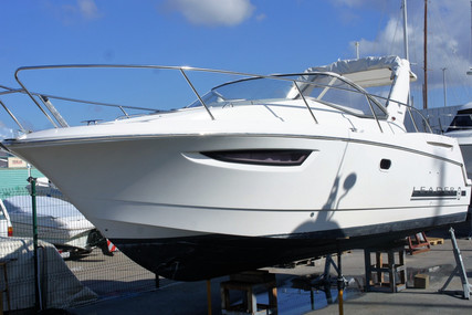 Jeanneau Leader 8 for sale in Portugal for €59,000 (£51,181)