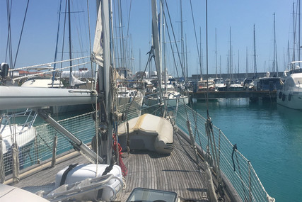 Hallberg-Rassy 42 for sale in Italy for €99,000 (£85,184)