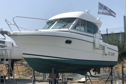 Jeanneau Merry Fisher 805 for sale in France for €35,000 (£30,323)