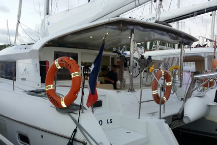 Lagoon 421 for sale in Martinique for €299,000 (£259,375)