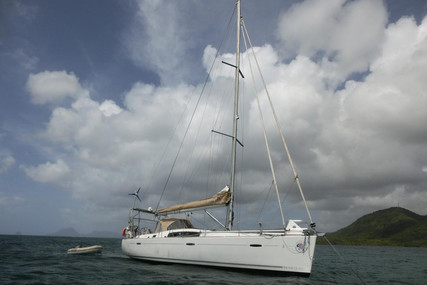 Beneteau Oceanis 43 for sale in France for €105,000 (£91,085)