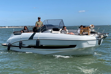 Beneteau Flyer 8.8 SpaceDeck for sale in France for €89,000 (£77,088)