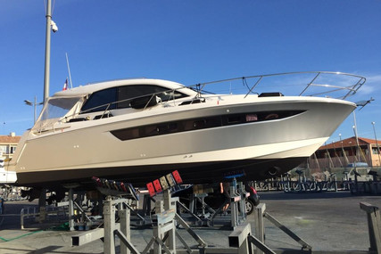 Jeanneau Leader 10 for sale in France for €139,000 (£120,915)