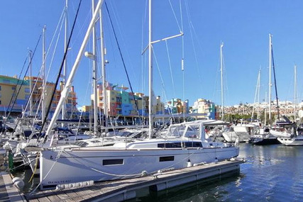 Beneteau Oceanis 38.1 for sale in Portugal for €218,000 (£186,863)