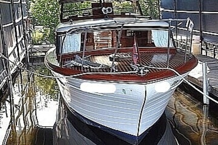 Chris-Craft Constellation 34 for sale in United States of America for $49,900 (£35,416)