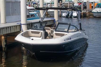 Bayliner VR5 for sale in United States of America for $32,999 (£23,421)