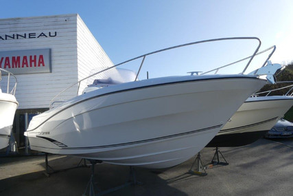 Jeanneau Cap Camarat 7.5 Cc for sale in France for €60,000 (£51,697)