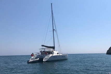 Lagoon 380 for sale in Portugal for €230,000 (£196,655)