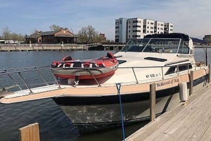 Cruisers Yachts Avanti Vee for sale in United States of America for $14,750 (£10,469)