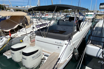 Jeanneau Cap Camarat 10.5 WA for sale in France for €175,000 (£150,323)