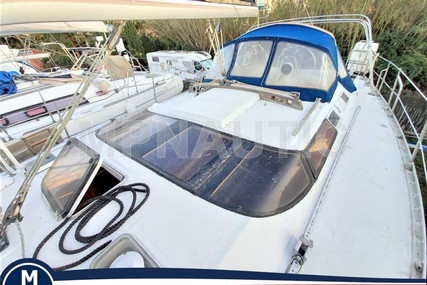 Beneteau Oceanis 430 for sale in France for €55,000 (£47,144)