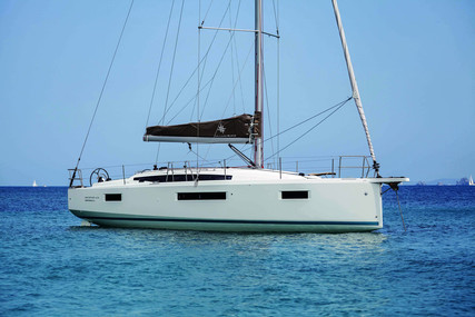 Jeanneau Sun Odyssey 410 for sale in France for €299,900 (£256,880)