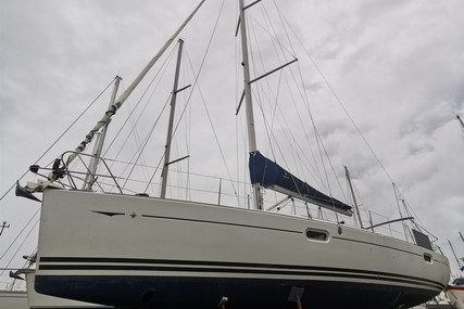 Jeanneau Sun Odyssey 42i for sale in France for €110,000 (£94,052)