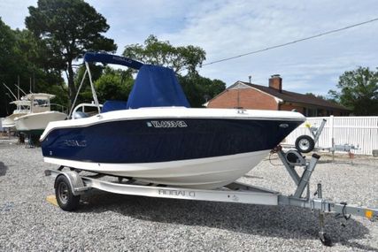 Robalo R180 for sale in United States of America for $49,000 (£35,048)
