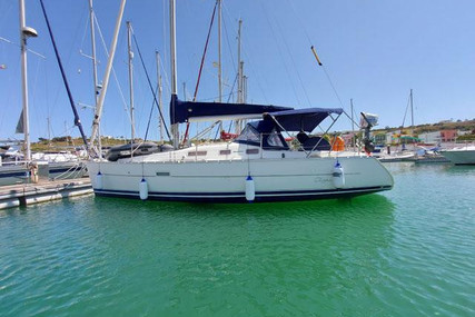 Beneteau Oceanis 323 Clipper for sale in Portugal for €50,000 (£42,784)