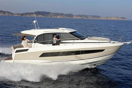 Jeanneau NC 33 for sale in Ireland for €369,900 (£316,790)