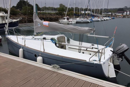 Beneteau First 210 Spirit for sale in France for €9,900 (£8,498)