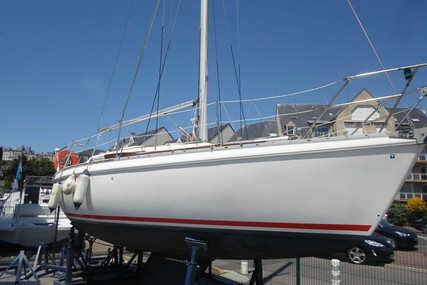 Jeanneau Aquila 27 for sale in France for €6,500 (£5,562)