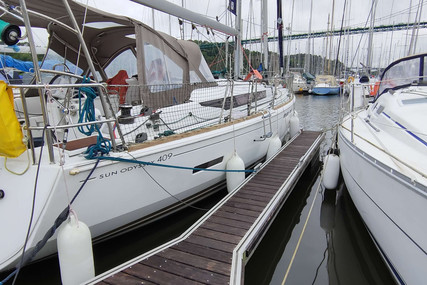 Jeanneau Sun Odyssey 409 for sale in France for €180,000 (£153,133)