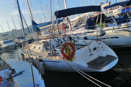 Beneteau Oceanis 350 for sale in Spain for €33,000 (£28,104)