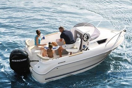 Quicksilver Activ 470 Cabin for sale in Italy for €14,000 (£11,923)